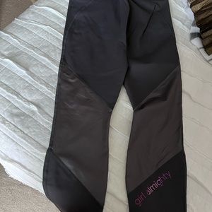 BRAND NEW FABLETICS HIGH-RISE POWERHOUSE STATEMENT LEGGINGS SIZE SMALL